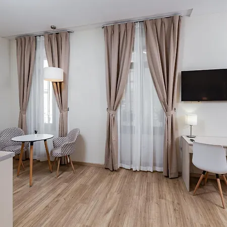 Marbles Aparthotel 3*