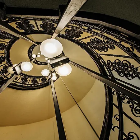 Marbles 아파트호텔